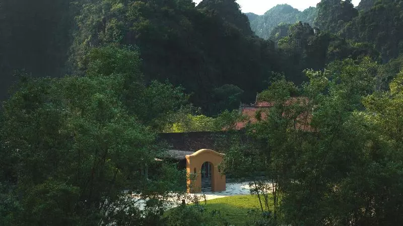 هتل Jiva Hoa Lu Retreat