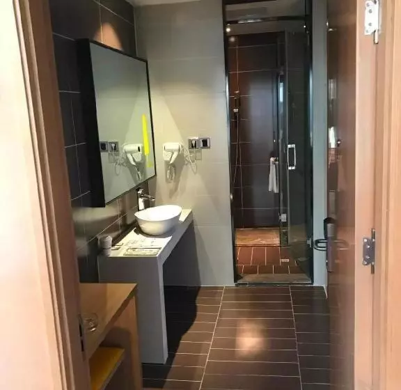 Iu Hotel Kunming Jinma Bijifang Joy City