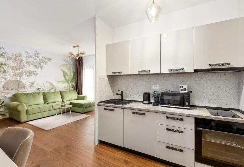 Peak Aparthotel Old Town By Cityhost