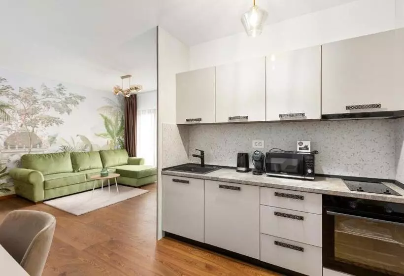 Peak Aparthotel   Old Town   By Cityhost