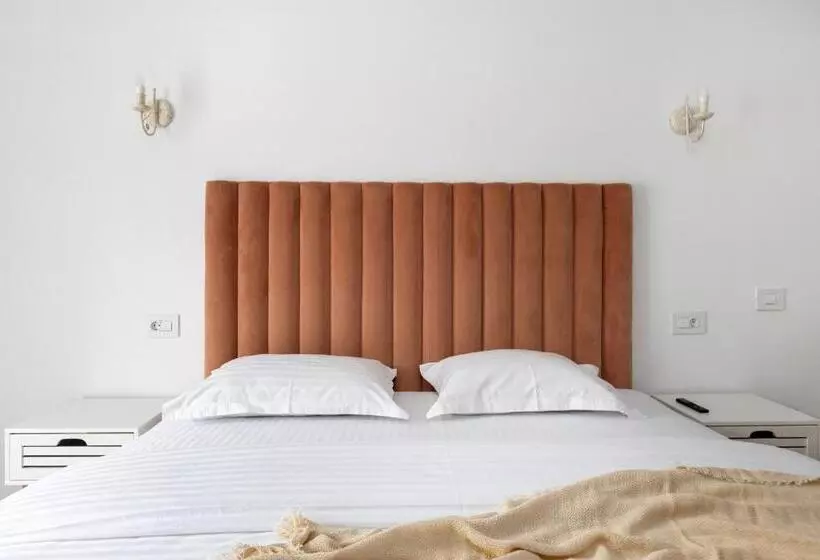 Peak Aparthotel   Old Town   By Cityhost