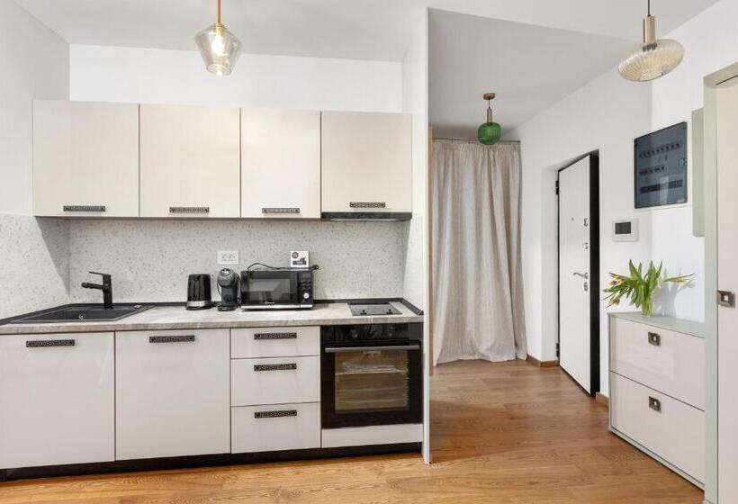 Peak Aparthotel Old Town By Cityhost