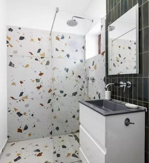 Peak Aparthotel   Old Town   By Cityhost