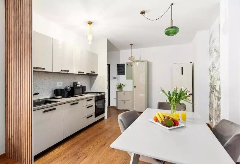 Peak Aparthotel   Old Town   By Cityhost