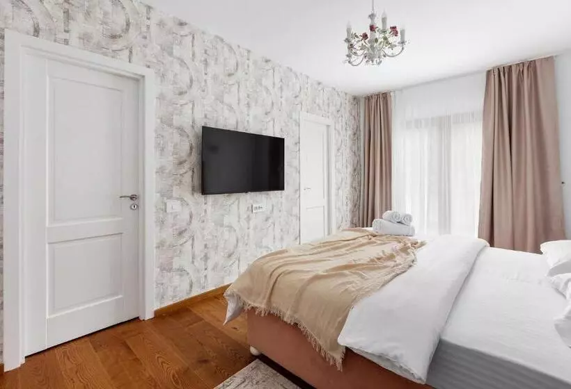 Peak Aparthotel   Old Town   By Cityhost