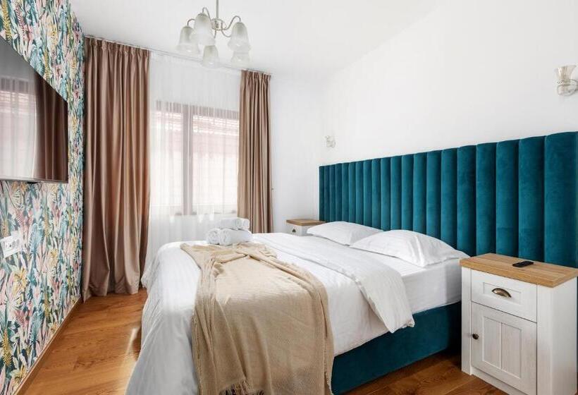 Peak Aparthotel Old Town By Cityhost