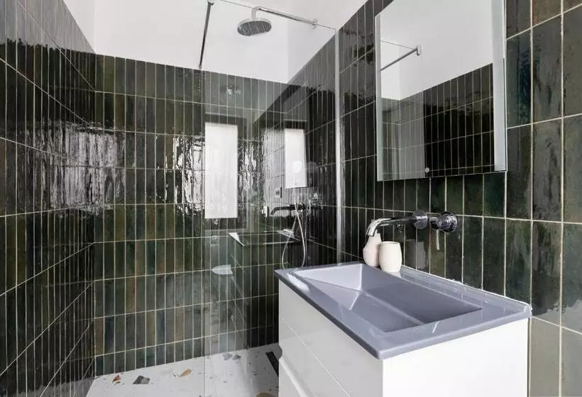 Peak Aparthotel   Old Town   By Cityhost