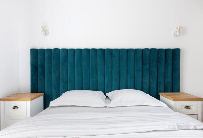 Peak Aparthotel Old Town By Cityhost