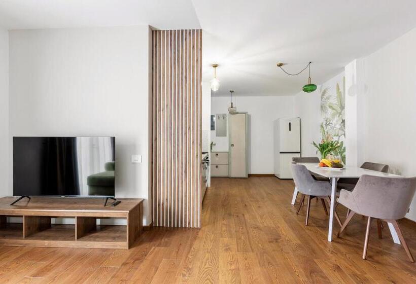 Peak Aparthotel Old Town By Cityhost