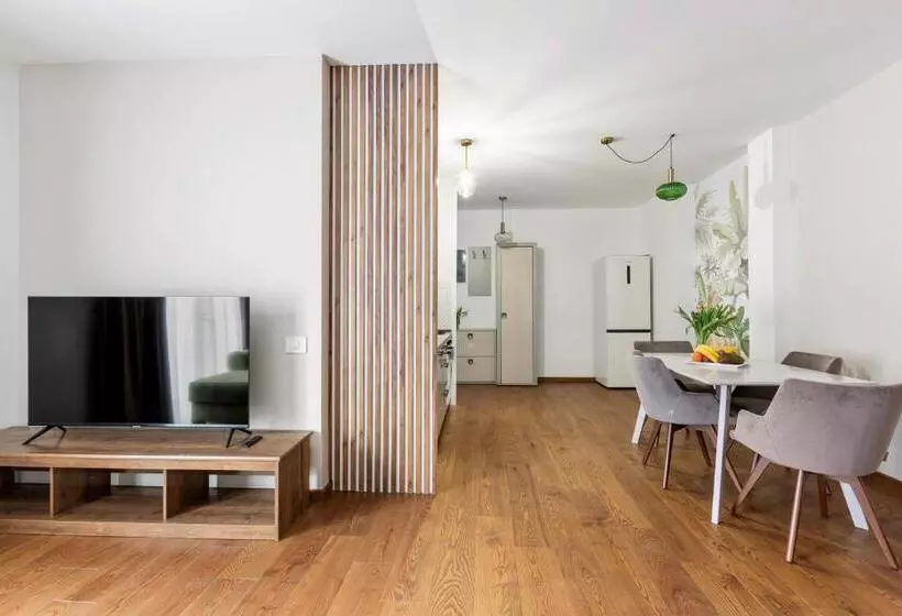 Peak Aparthotel   Old Town   By Cityhost