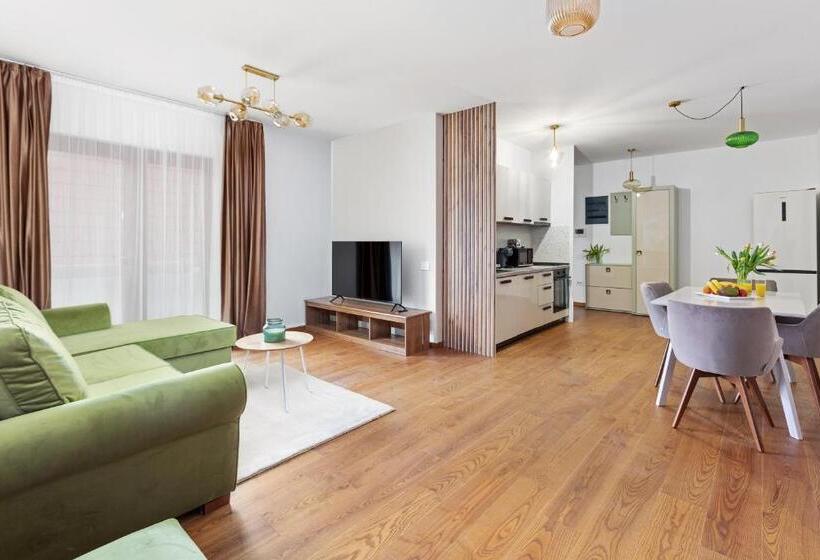 Peak Aparthotel Old Town By Cityhost