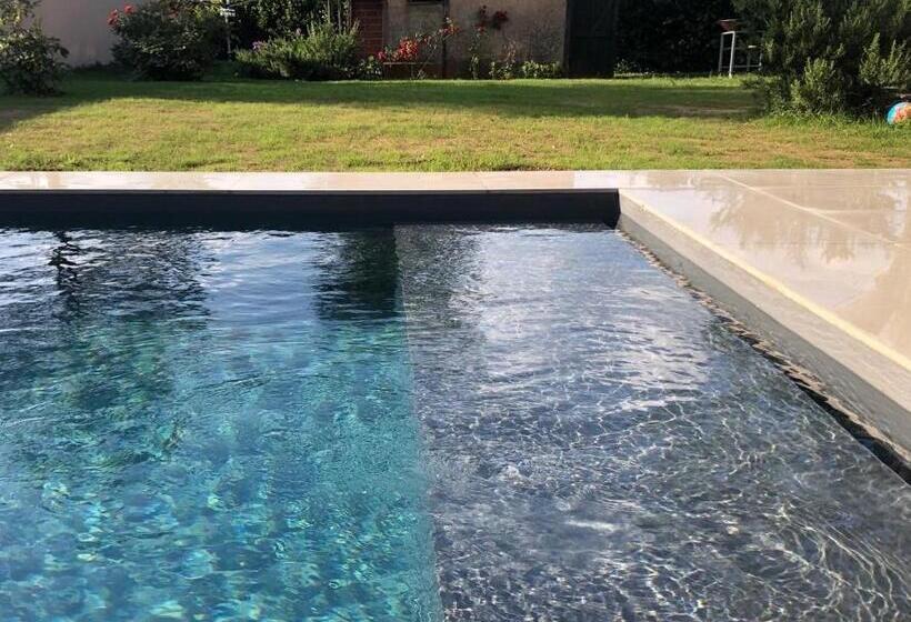 پانسیون Beautiful Family Home