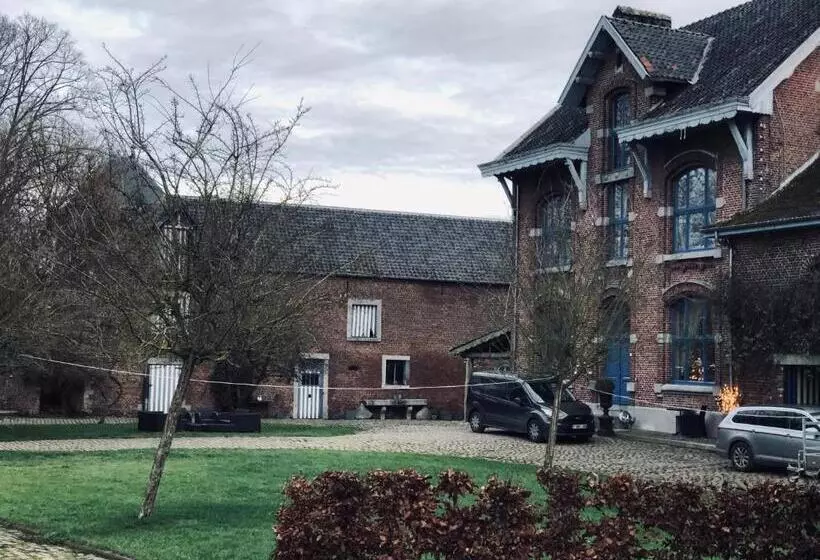 B&b Kasteelhoeve De Tornaco
