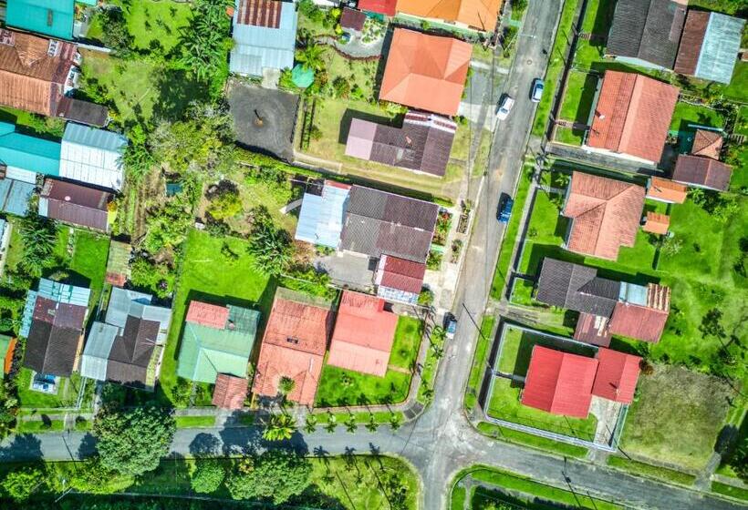 민박 Arenal Chill Inn