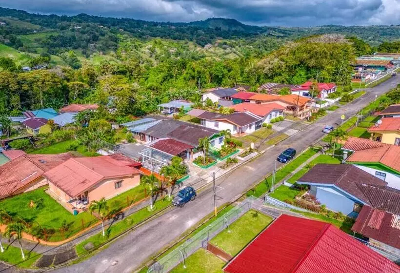 Aamiaismajoitus (B&B) Arenal Chill Inn