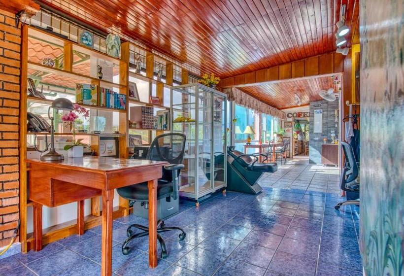 민박 Arenal Chill Inn