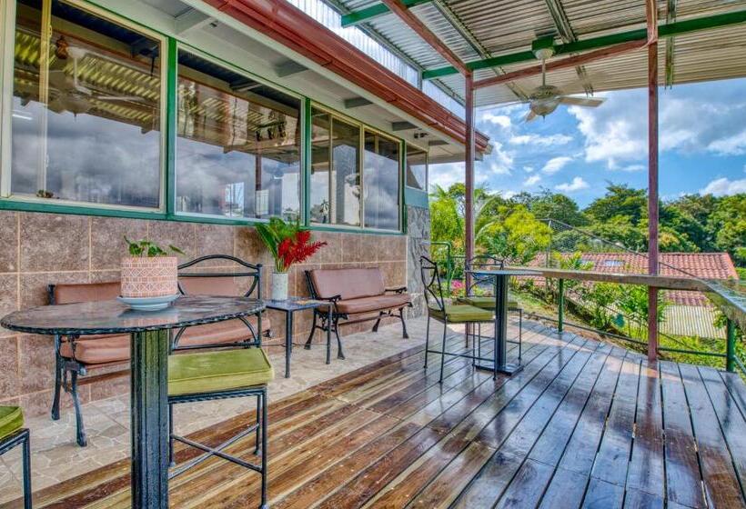 민박 Arenal Chill Inn