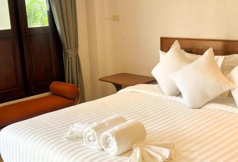 Botanic Boutique Hotel Surin Beach