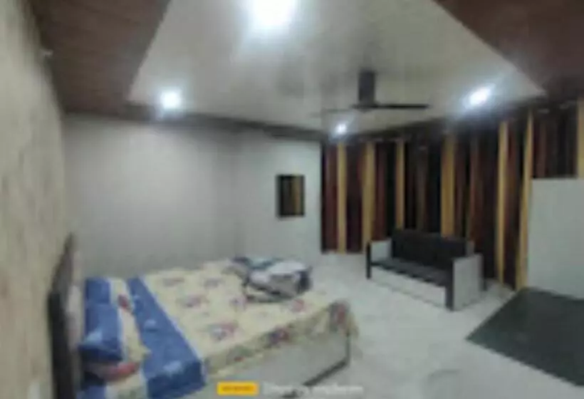 Hotelli Sudarshan Palace, Pipalkoti