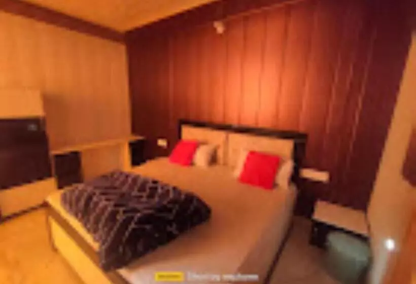 Hotelli Sudarshan Palace, Pipalkoti