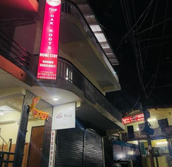 پانسیون The Oak Roots Homestay/
