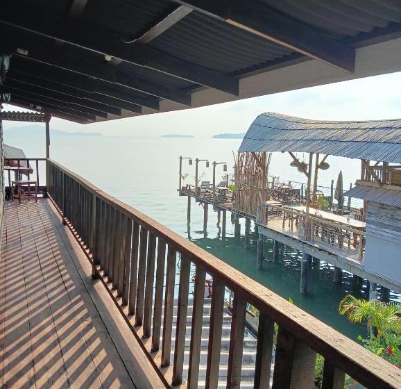 פנסיון Tonmai Suite Ii