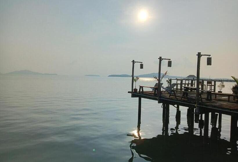 פנסיון Tonmai Suite Ii