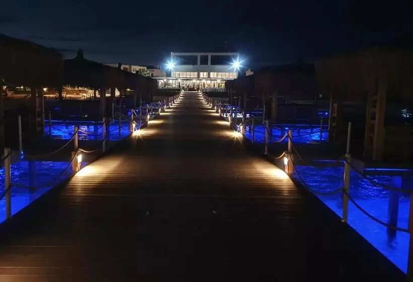 استراحتگاه Four Seasons Li̇fe Aparts And Vi̇llas   Official