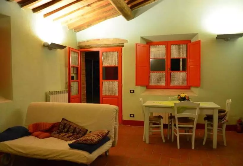 Hotelli Agriturismo Poggiodarno