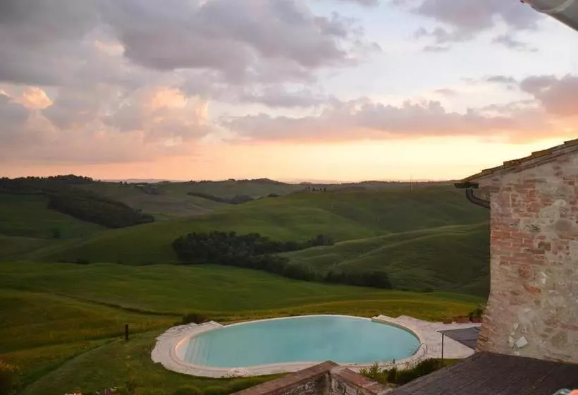 Hotelli Agriturismo Poggiodarno