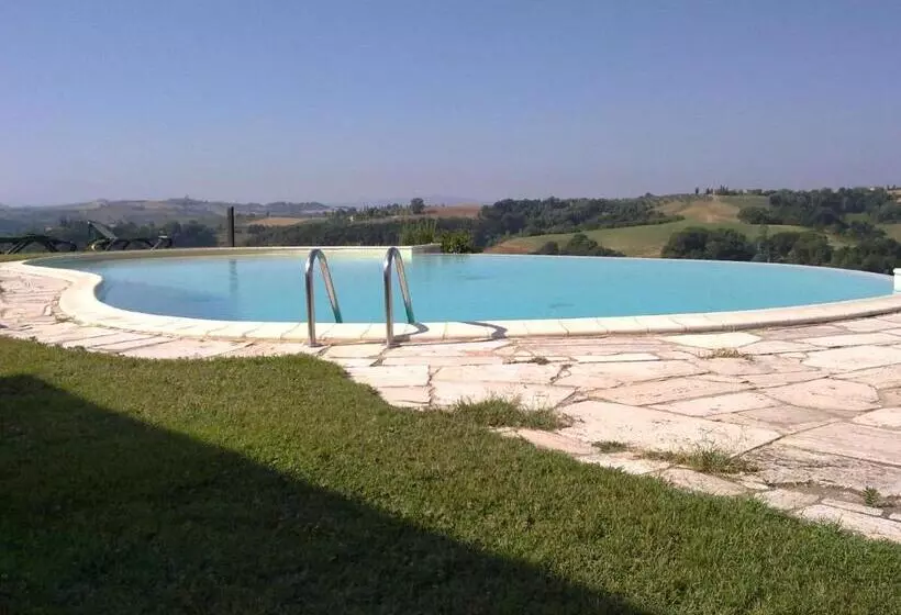 Hotelli Agriturismo Poggiodarno