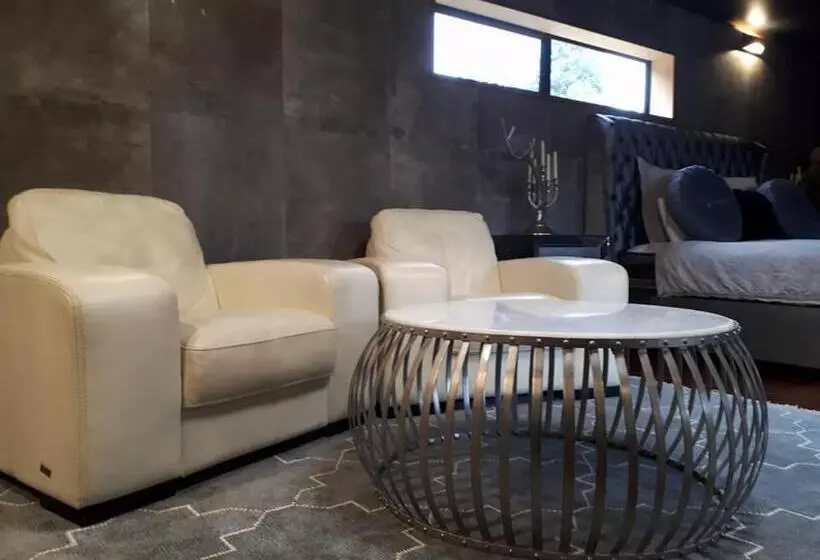 ペンション Mudstone Spa Retreat