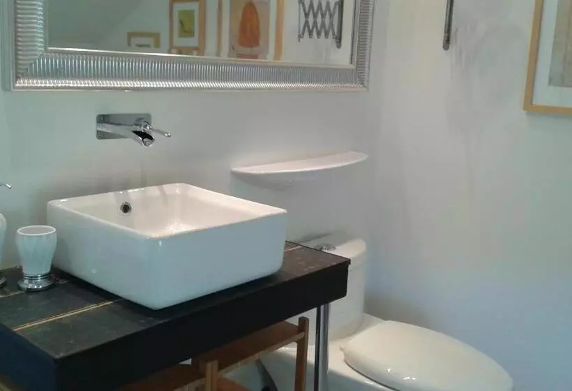 ベッドアンドブレックファースト Auberge Des Eaux Vives