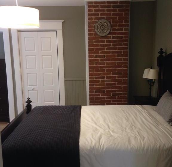 تختخواب و صبحانه The Hillhurst Inn