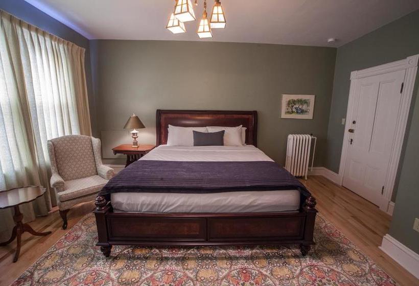 تختخواب و صبحانه The Hillhurst Inn