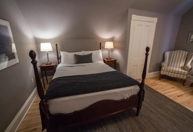 تختخواب و صبحانه The Hillhurst Inn