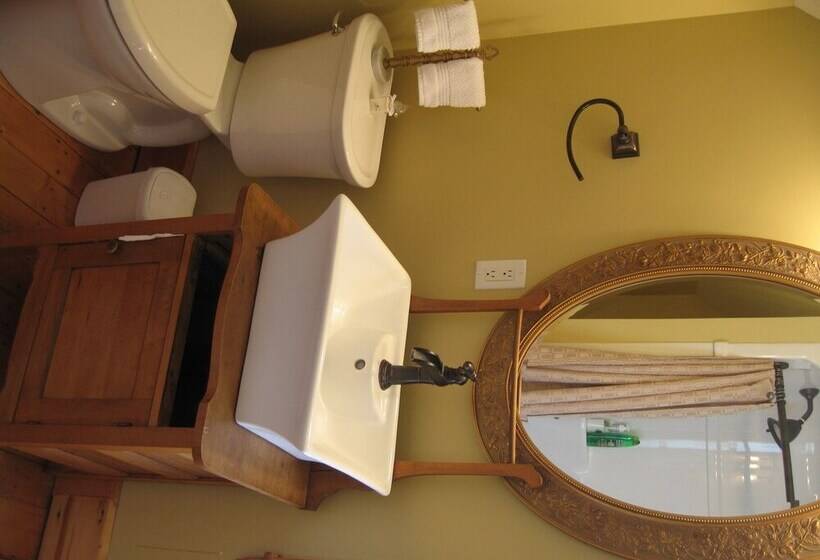 مبيت وإفطار Magnetic Hill Winery