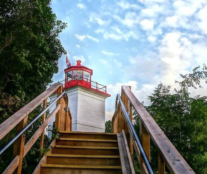 Colborne Bed And Breakfast