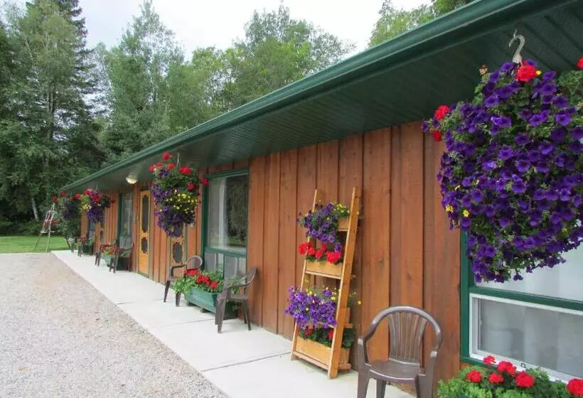 Dwight Village Motel