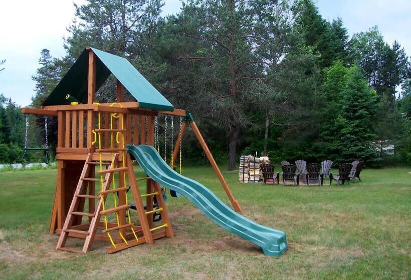 Dwight Village Motel