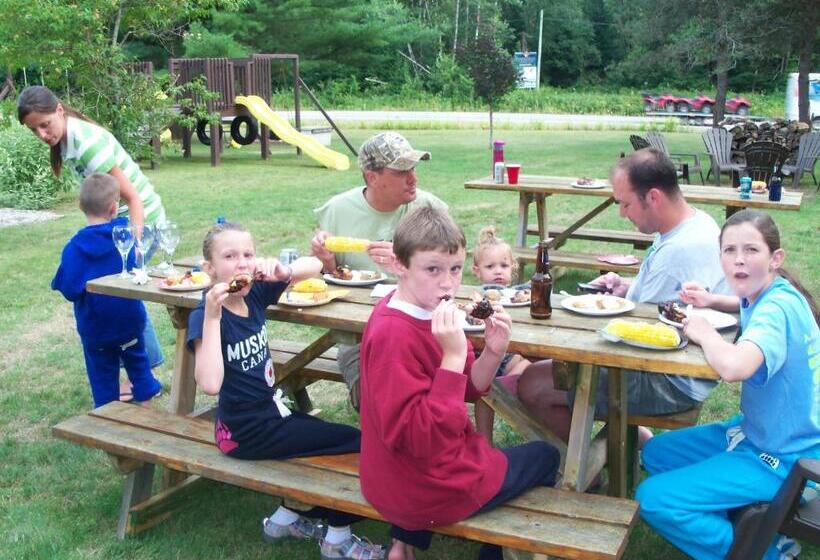 Dwight Village Motel