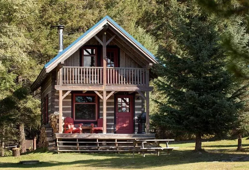 هتل Nipika Mountain Resort