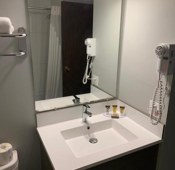 فندق على الطريق Armstrong Inn