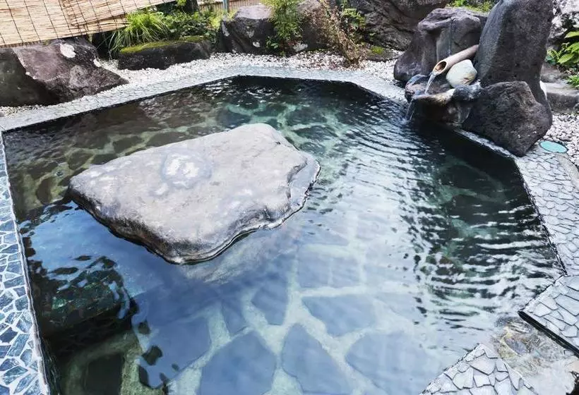 Ryokan Kutsurogian