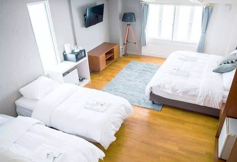 Hotelli Active Life Madarao