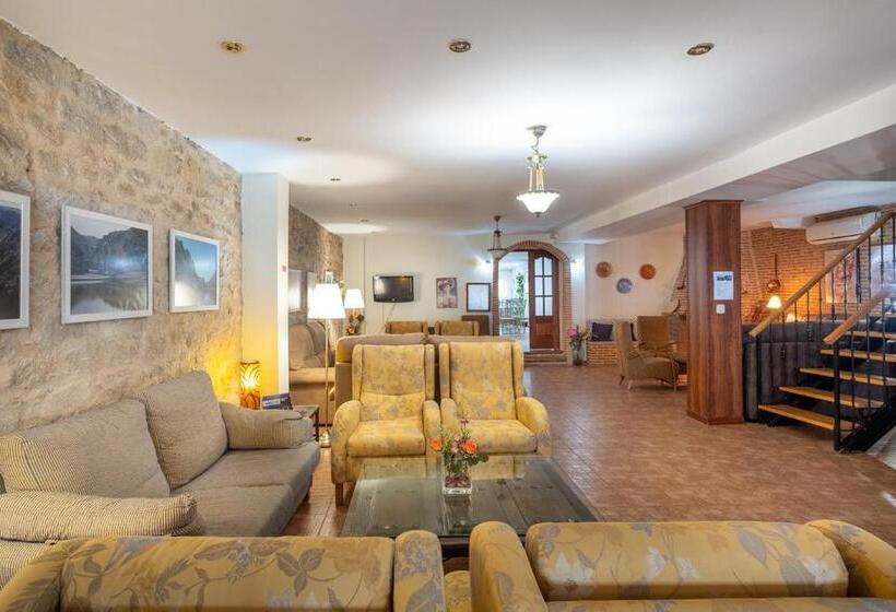 هتل La Jara Arribes