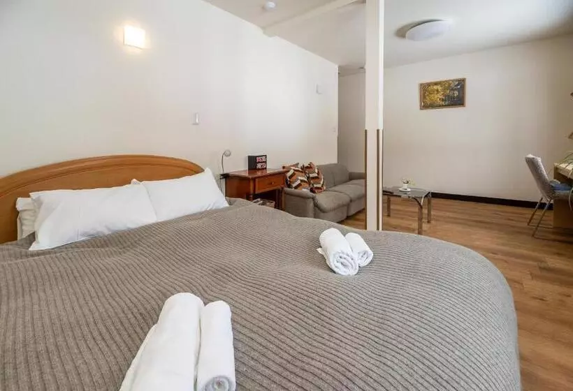 Hotelli Lodge Romulus