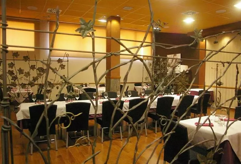 ホテル Restaurant Nou Moderno