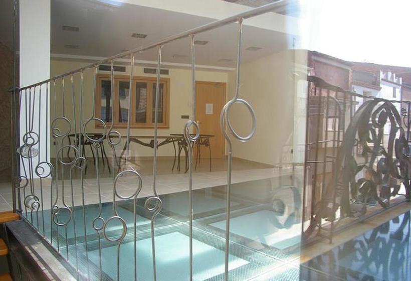 בית מלון כפרי Restaurant Nou Moderno