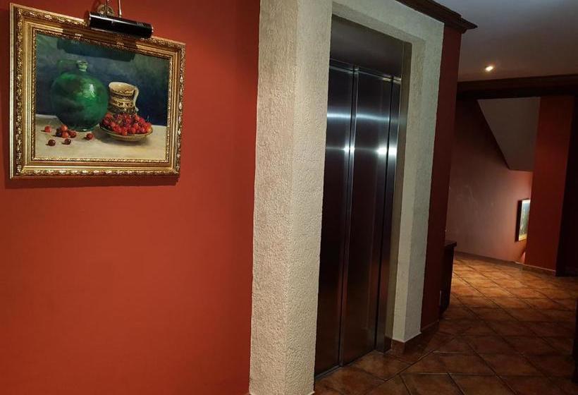 Отель Rey Sancho Iv